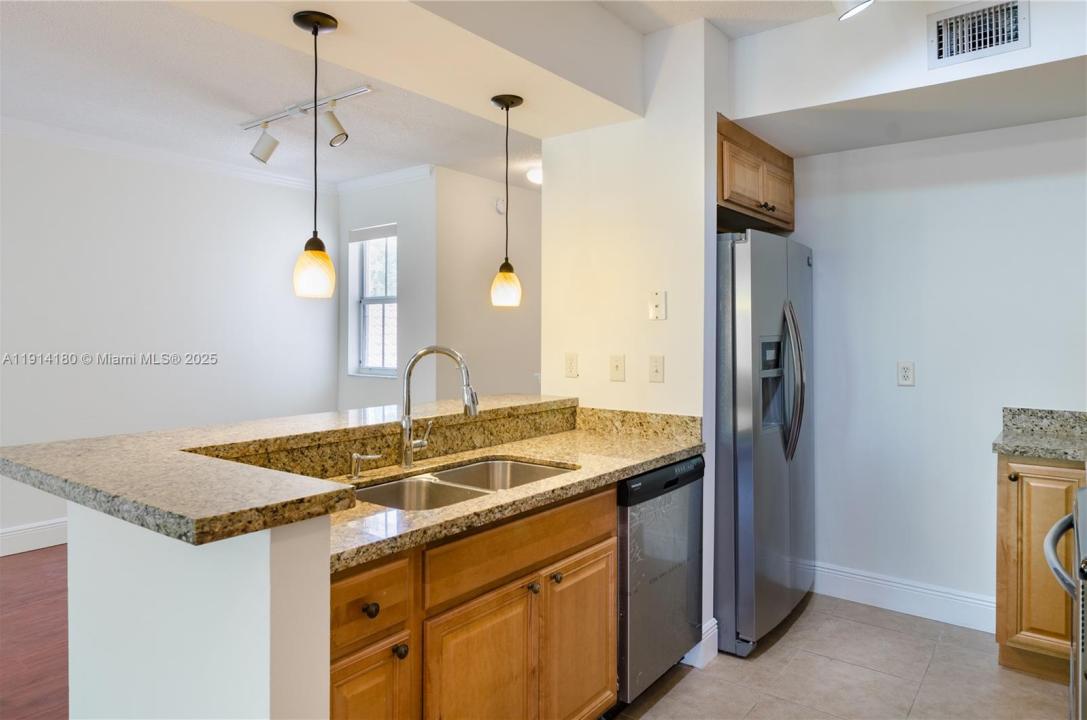 2458 Centergate Dr 202, Miramar, 佛羅里達州 33025, 美國