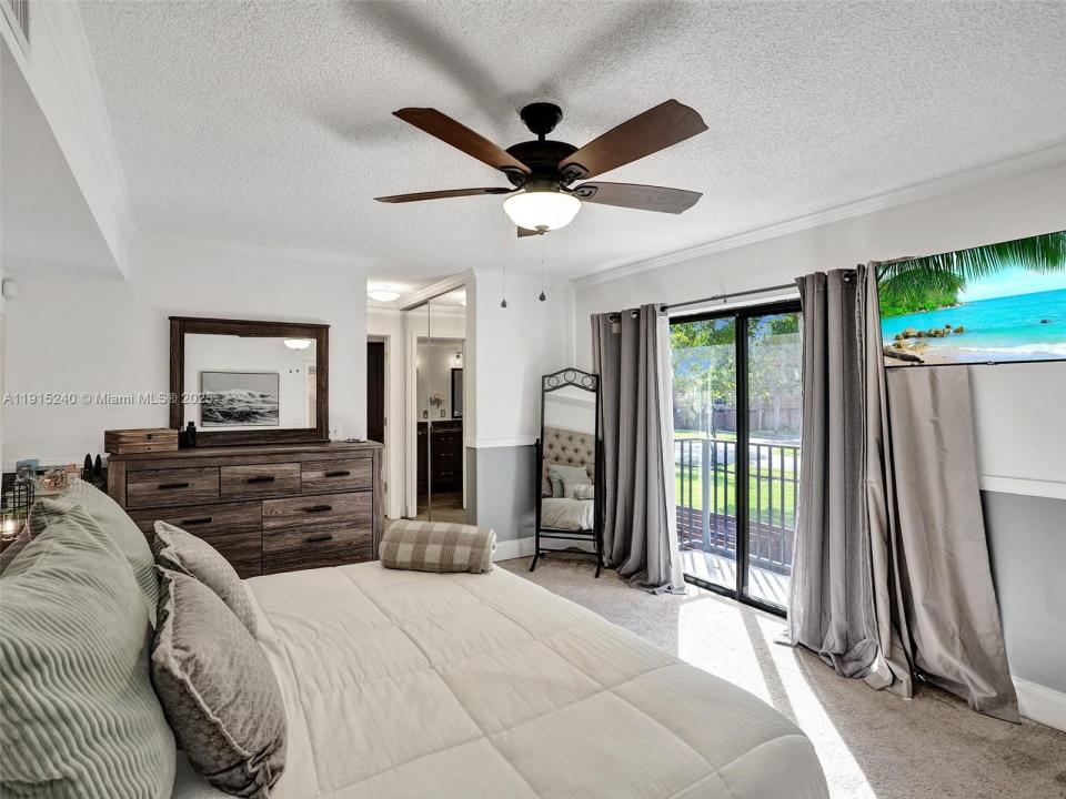 11861 SW 9th Mnr, Davie, Florida 33325