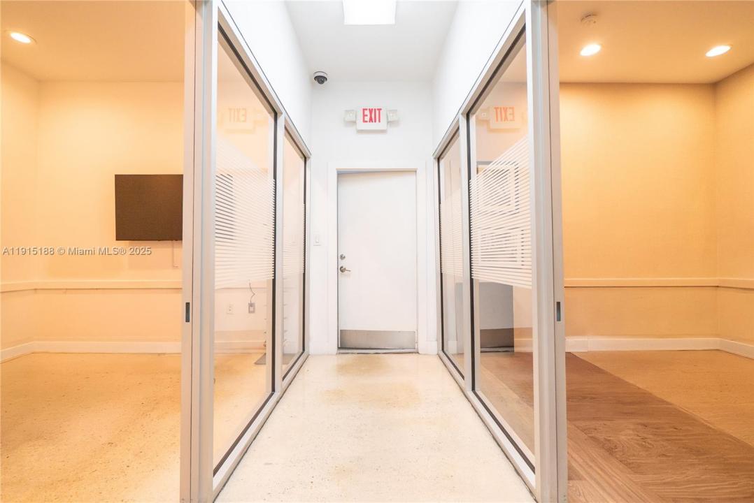 2047 NW 24th Ave, Miami, 佛罗里达州 33142, 美国