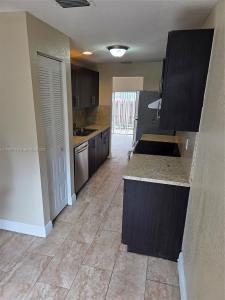 8218 NW 8th Pl 2, Plantation, Florida 33324, USA