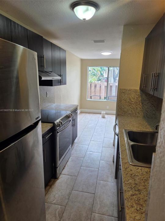 8218 NW 8th Pl 2, Plantation, Florida 33324