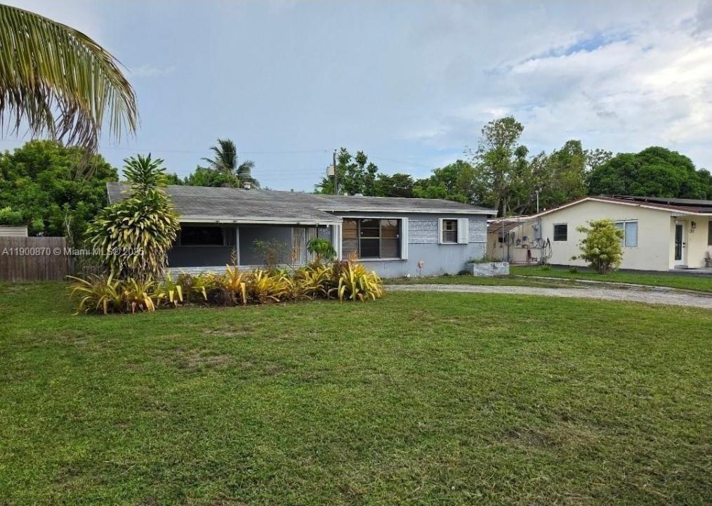 2401 Largo Dr, Miramar, Florida 33023, USA