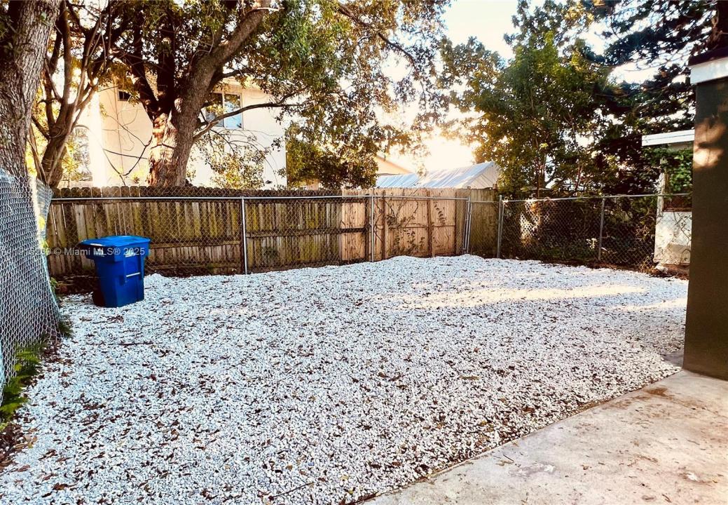 3070 NW 46th St, Miami, 佛羅里達州 33142, 美國