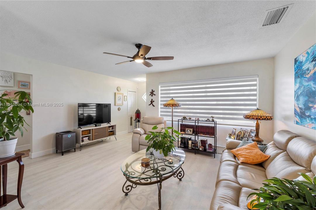3114 Byron Cir 128, Hollywood, Florida 33021, Amerika Birleşik Devletleri