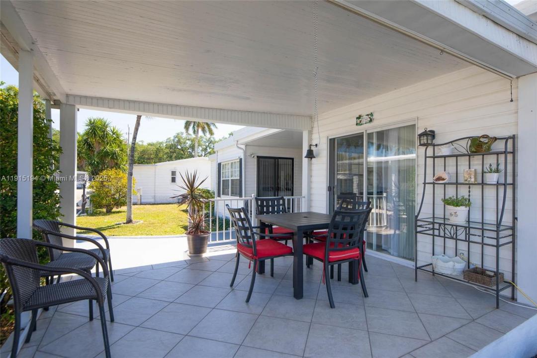 112 Lake Shore Dr, Pembroke Park, Florida 33009, Amerika Birleşik Devletleri