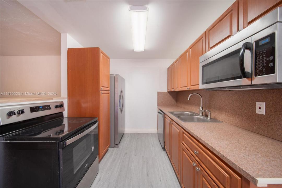 435 SW 33rd Ave 4, Miami, Florida 33135, Stati Uniti