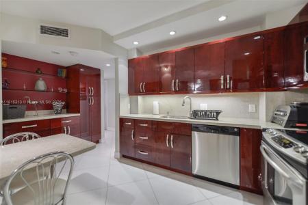 1950 S Ocean Dr 5G, Hallandale Beach, Florida 33009, USA