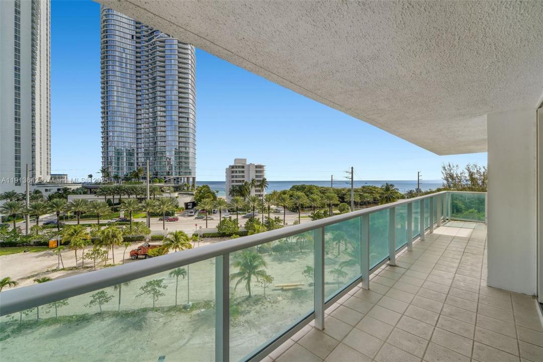 100 Bayview Dr 615, Sunny Isles Beach, Florida 33160, HOA KỲ