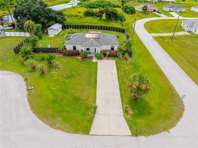 9012 S INDIO CT, La Belle, Florida 33935, USA