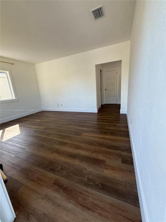 2770 SW 34 CT N/A, Miami, Floryda 33133, USA