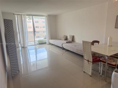 319 NE 14th Ave 603, Hallandale Beach, Florida 33009, USA