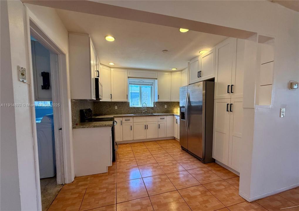 7340 Allen Dr, Hollywood, Florida 33024, USA