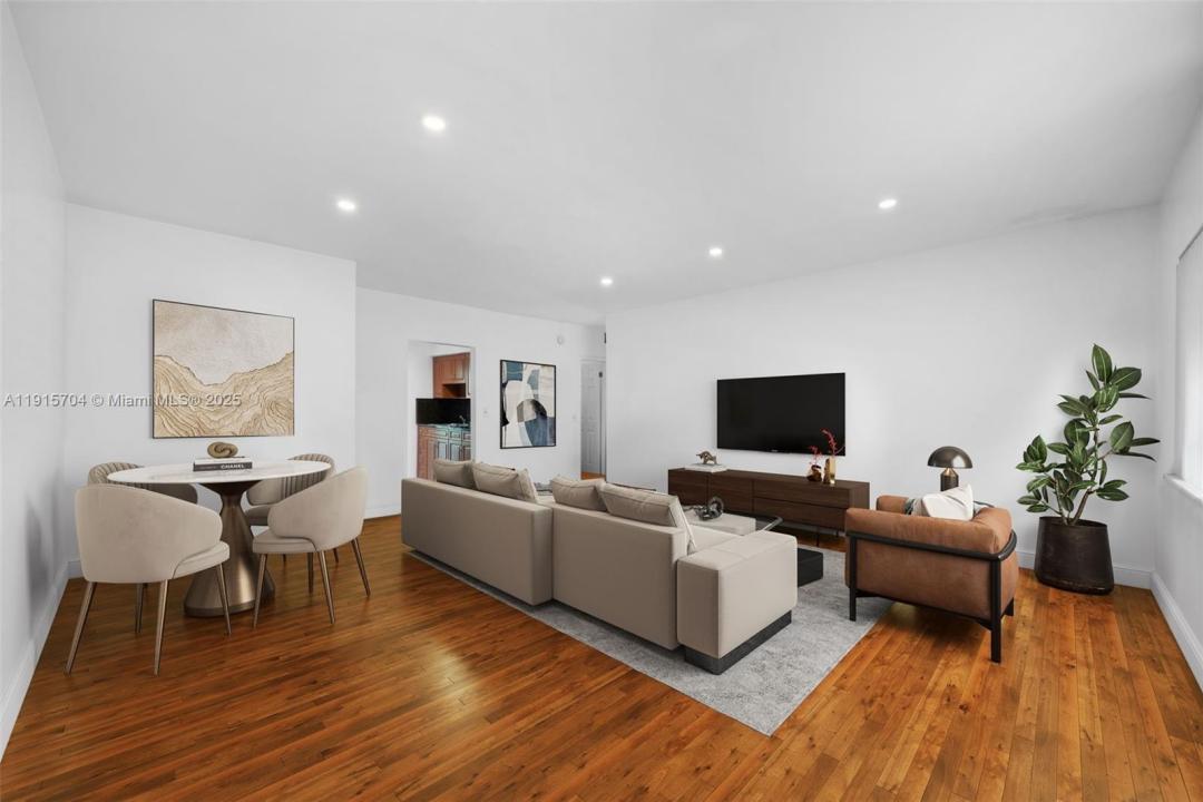 7845 NE Bayshore Ct 10, Miami, Floryda 33138, USA