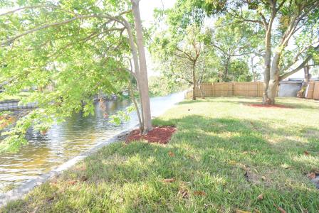 3541 NW 37th Avenue, Lauderdale Lakes, Florida 33309