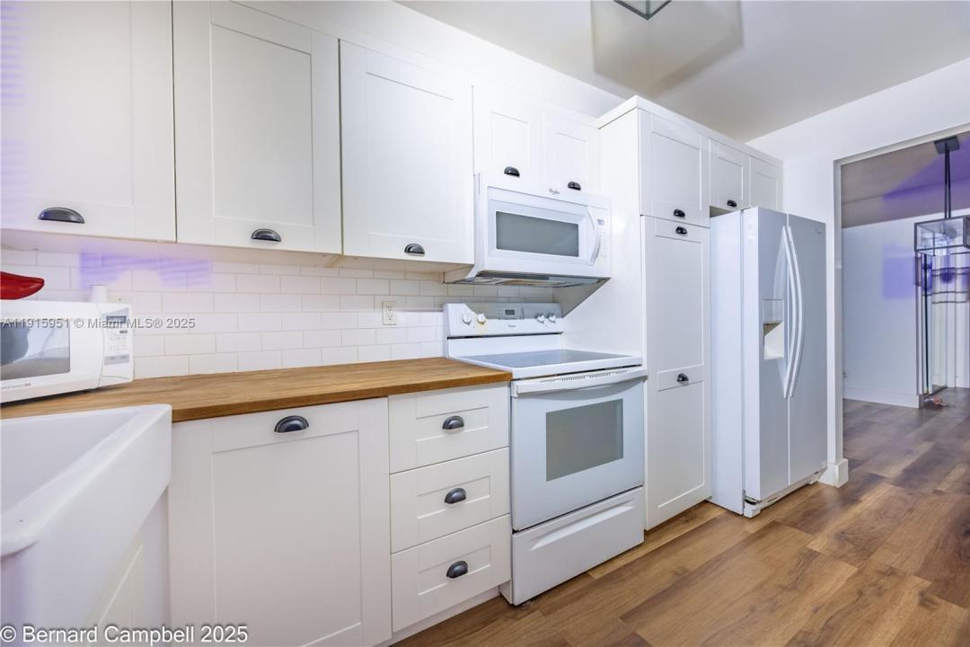 161 NE 10th Ave 15A, Hallandale Beach, Florida 33009, HOA KỲ