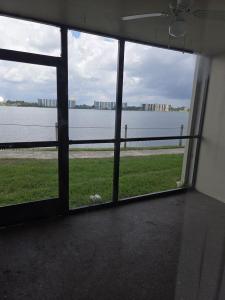 117 Lake Emerald Dr 108, Oakland Park, Florida 33309, USA