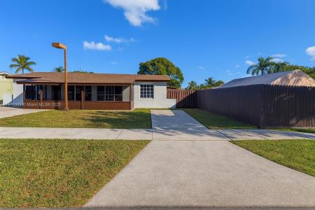 1484 SW 47th Ter, Fort Lauderdale, Florida 33317, USA