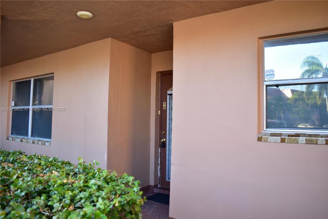 9721 Sunrise Lakes Blvd 108, Sunrise, Florida 33322, Stati Uniti