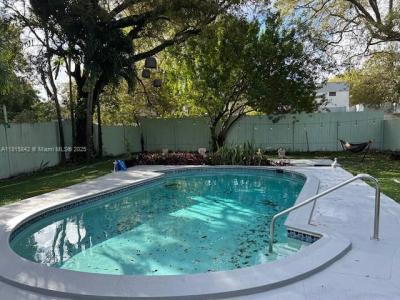 286 NW 57th St, Miami, Florida 33127, USA