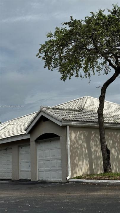 2831 N Oakland Forest Dr 201, Oakland Park, Flórida 33309, Estados Unidos