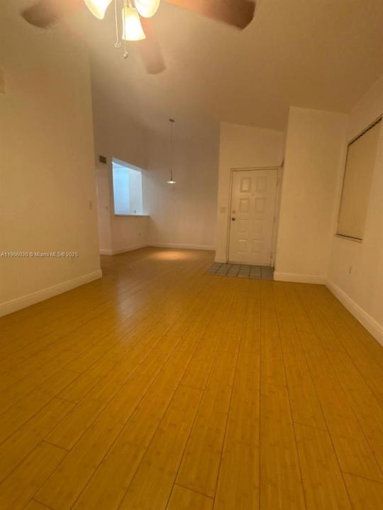 2831 N Oakland Forest Dr 201, Oakland Park, Flórida 33309, Estados Unidos