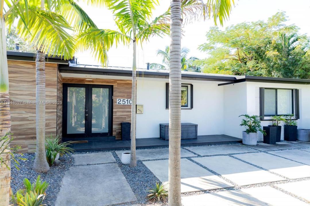 2510 NE 207th Ter, Miami, Florida 33180, HOA KỲ