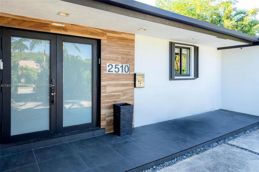 2510 NE 207th Ter, Miami, Florida 33180, HOA KỲ