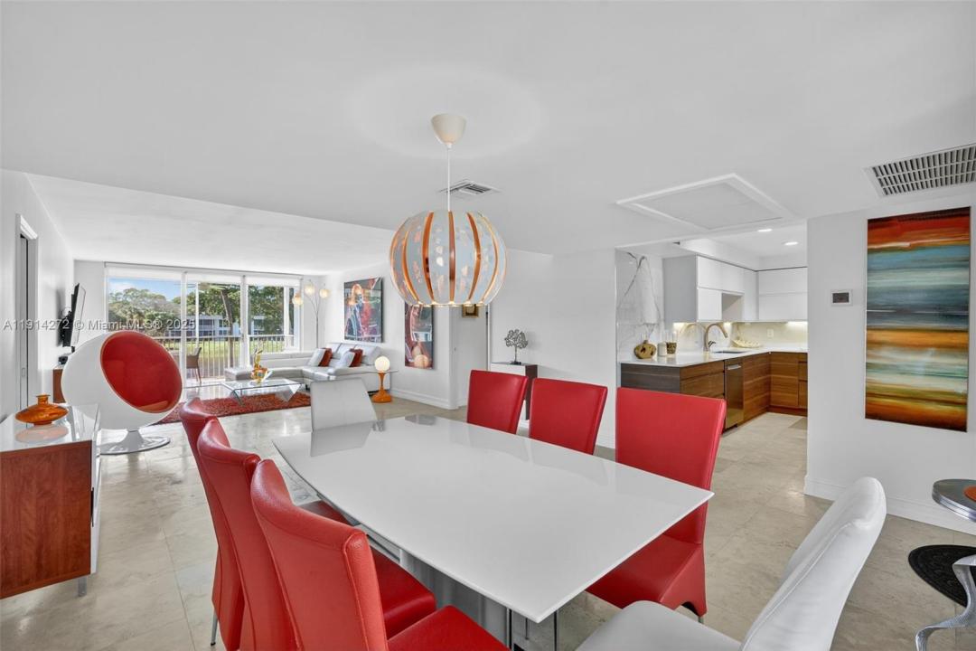 3611 Oaks Clubhouse Dr 202, Pompano Beach, Флорида 33069, Соединенные Штаты