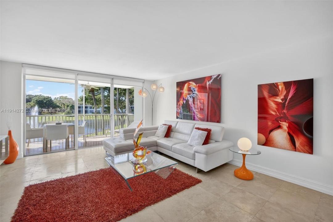 3611 Oaks Clubhouse Dr 202, Pompano Beach, Флорида 33069, Соединенные Штаты