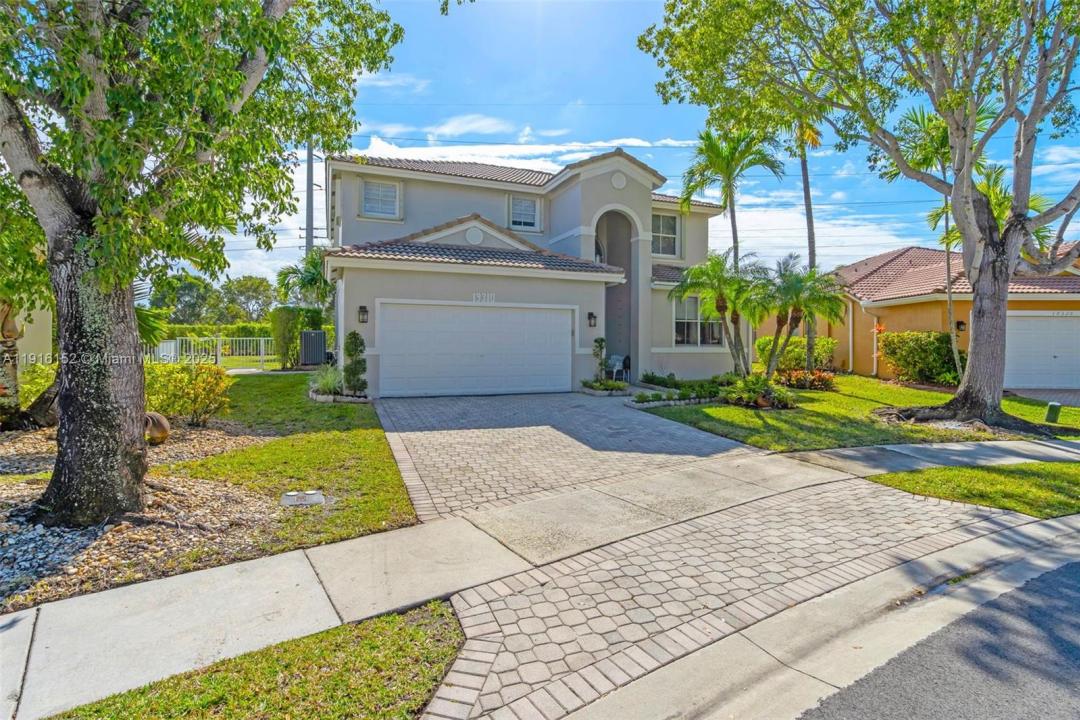 19310 SW 16th St, Pembroke Pines, Florida 33029, HOA KỲ