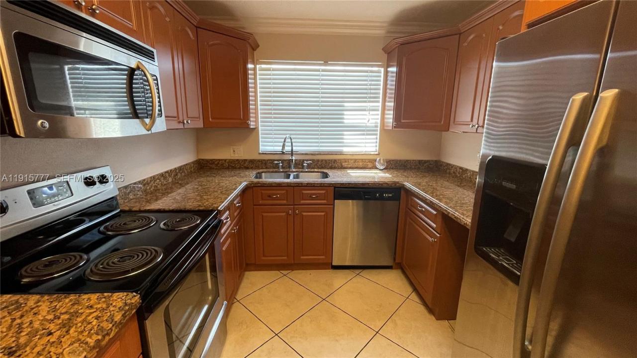 9113 Limetree Ln 170, Pembroke Pines, Floride 33024, États-Unis