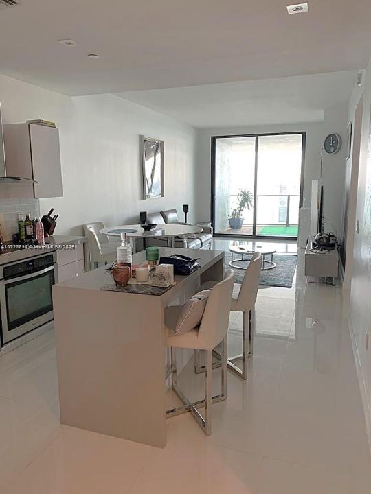 1600 NE 1st Ave 3705, Miami, פלורידה 33132, ארצות הברית של אמריקה 