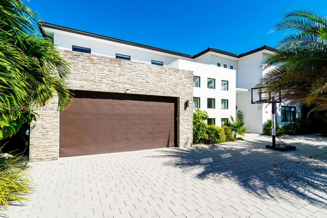 10151 SW 3rd St, Plantation, Florida 33324, Estados Unidos