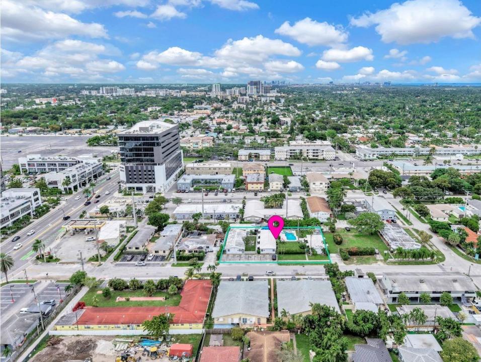 703 NE 7th St, Hallandale Beach, 佛羅里達州 33009, 美國