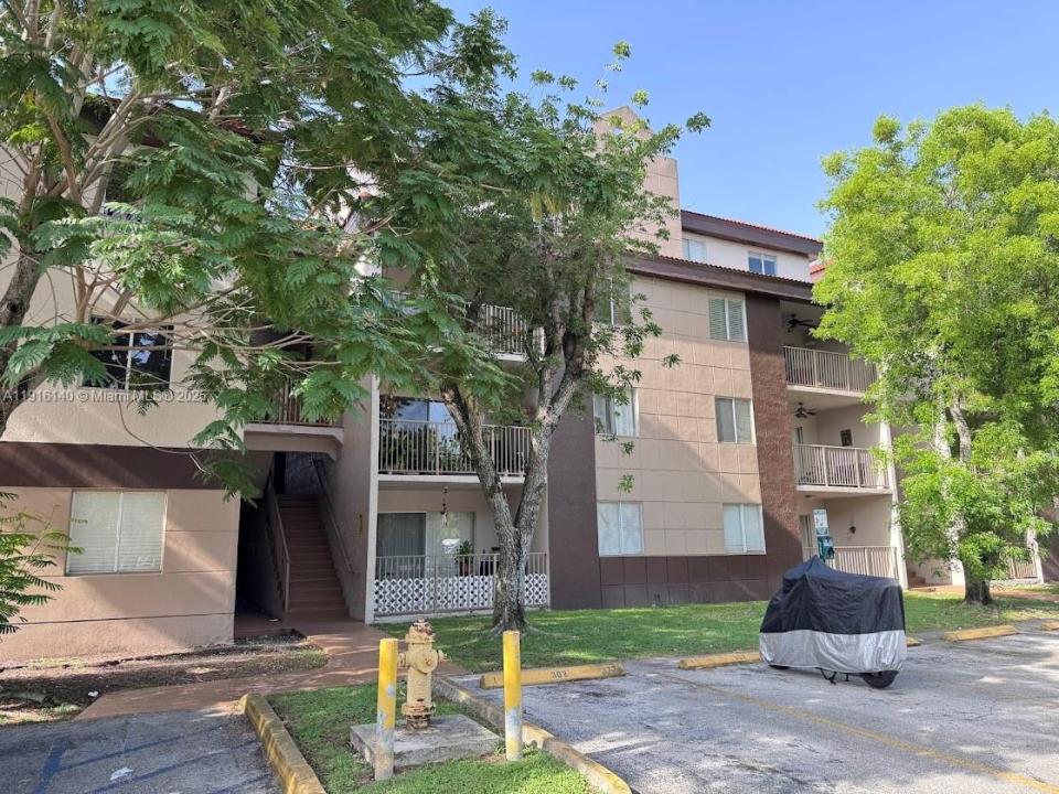 15241 SW 80th St 207, Miami, Florida 33193