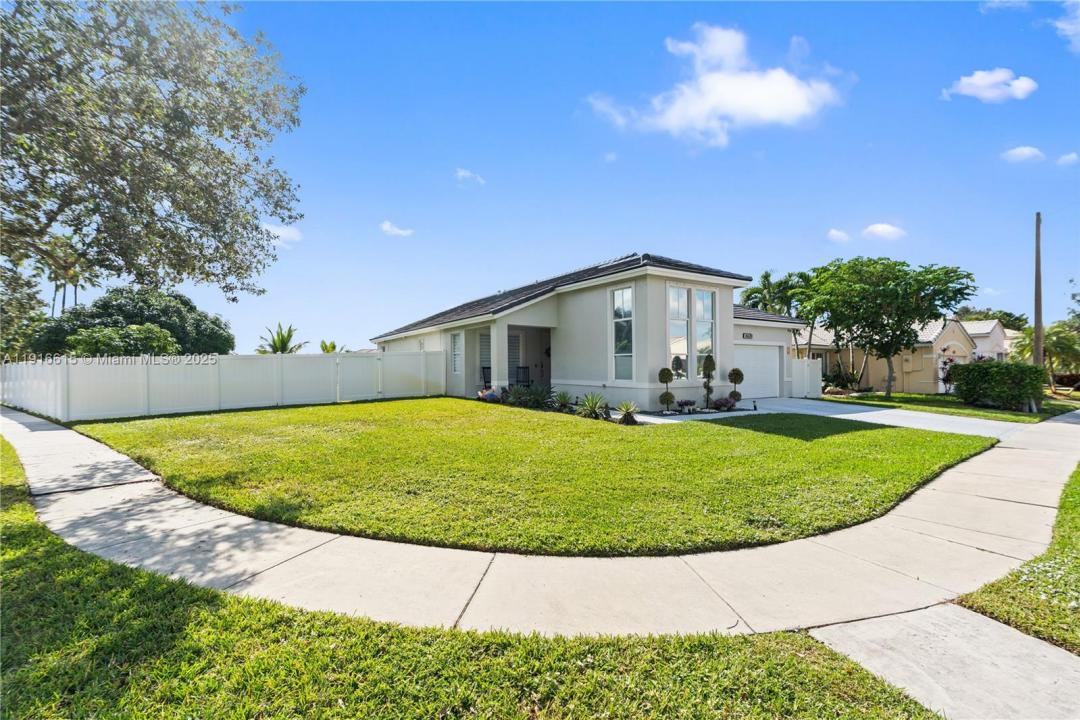 16120 SW 11th St, Pembroke Pines, Florida 33027, Estados Unidos