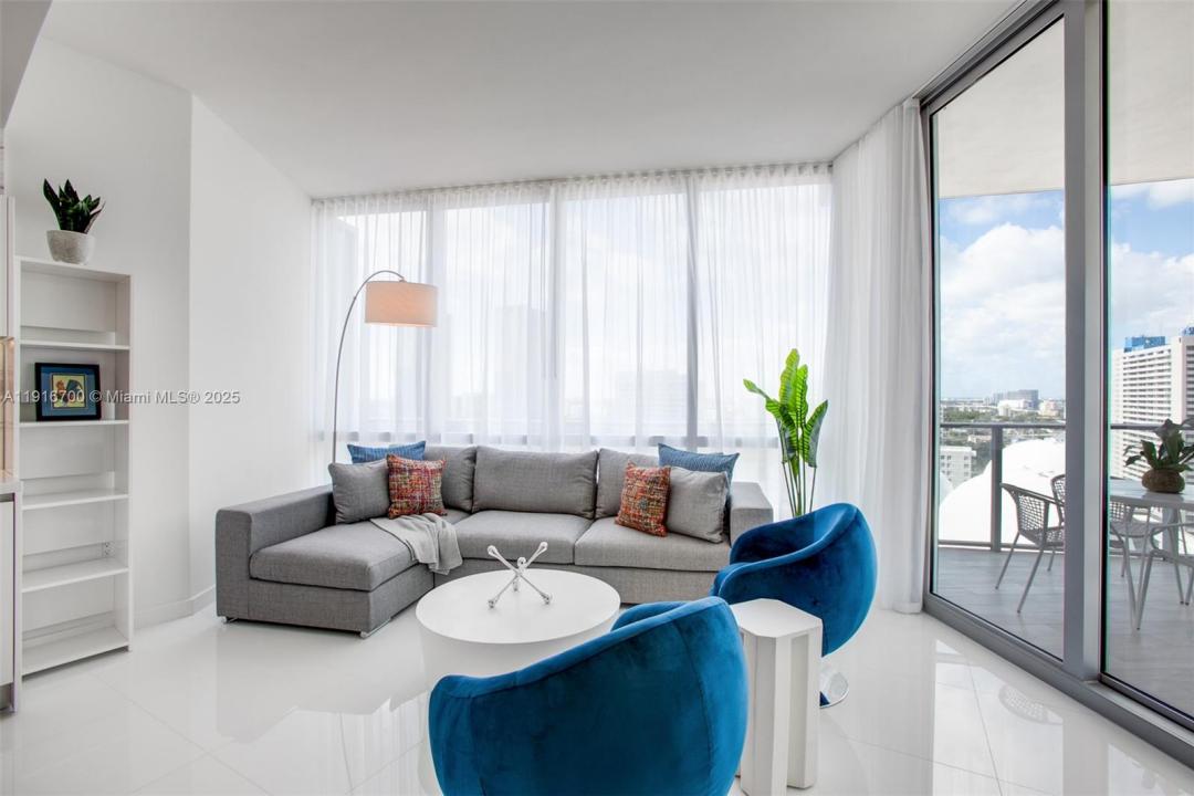 851 NE 1ST Ave 1810, Miami, Floride 33132, États-Unis