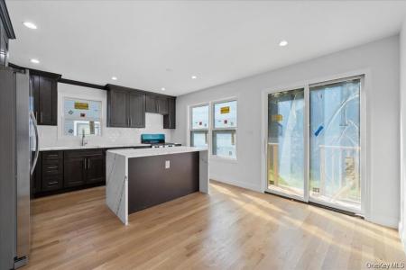 97 Thurton Place, Yonkers, New York 10704, États-Unis