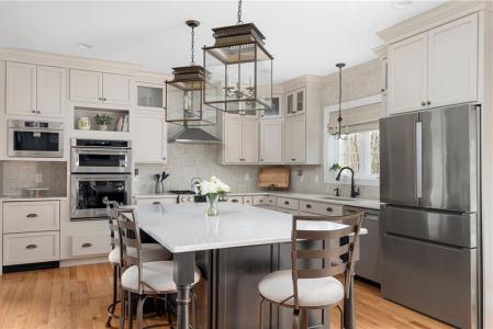 8 Ashton Court, Cranston, Rhode Island 02921, USA