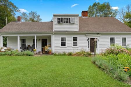 16 Burgess Road, Foster, Rhode Island 02825, États-Unis