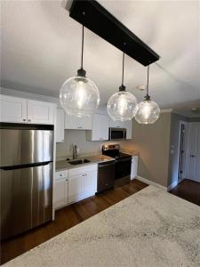 1371 Mendon Road 28, Woonsocket, Rhode Island 02895, USA