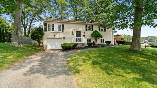 21 Orford Street, North Providence, Rhode Island 02904, USA