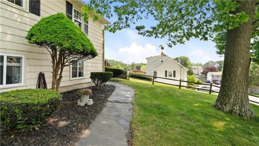 21 Orford Street, North Providence, Rhode Island 02904, USA