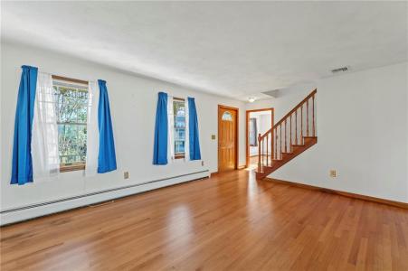 3 White Avenue, East Providence, 로드아일랜드 02915, 미국