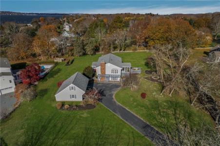 46 Arrowhead Drive, Tiverton, RI 02878, USA