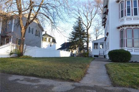 24 Arnold Street, Lincoln, Rhode Island 02865, USA