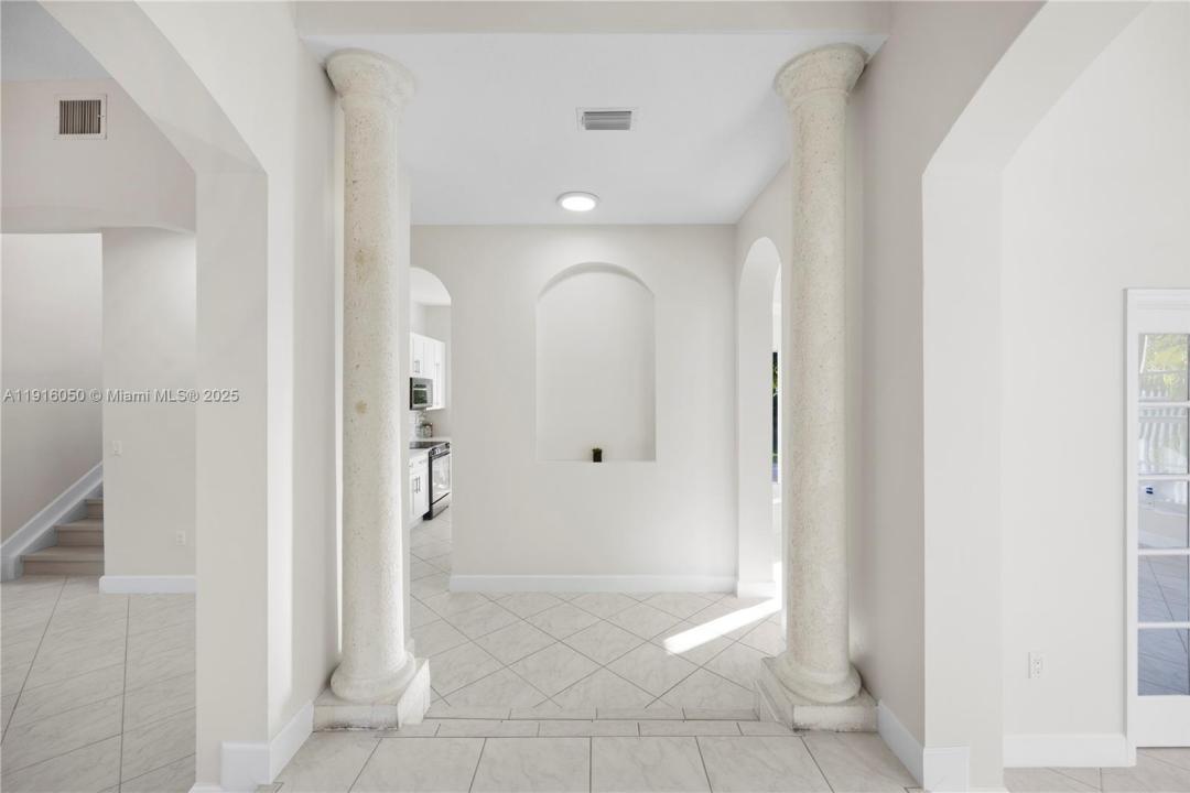 7830 NW 161st Ter, Miami Lakes, فلوريدا 33016, الولايات المتحدة