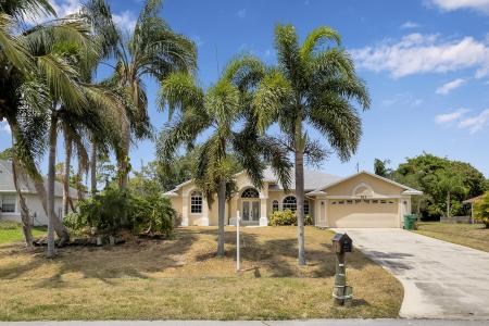 513 SE Cliff Road, Port Saint Lucie, Florida 34953