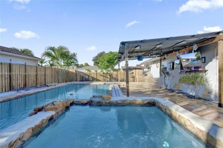 2081 NW 107th Ter, Sunrise, Florida 33322, USA