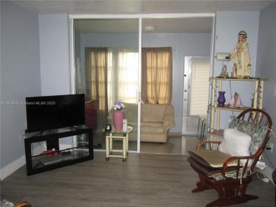 2751 E Sunrise Lakes Dr 108, Sunrise, Florida 33322, USA